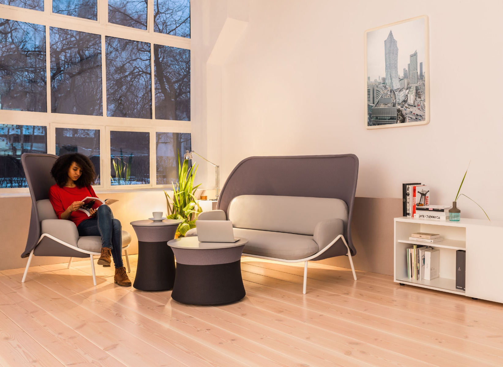 Mesh coffee table