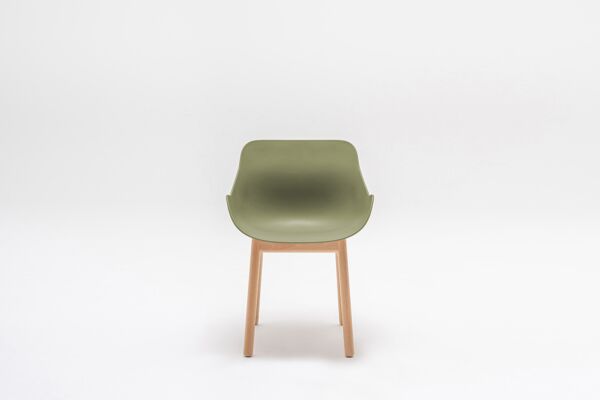 Baltic Basic chair with wooden base