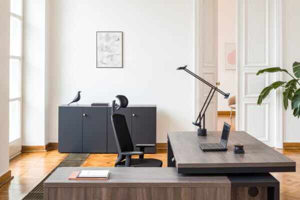 Mito height adjustable desk 