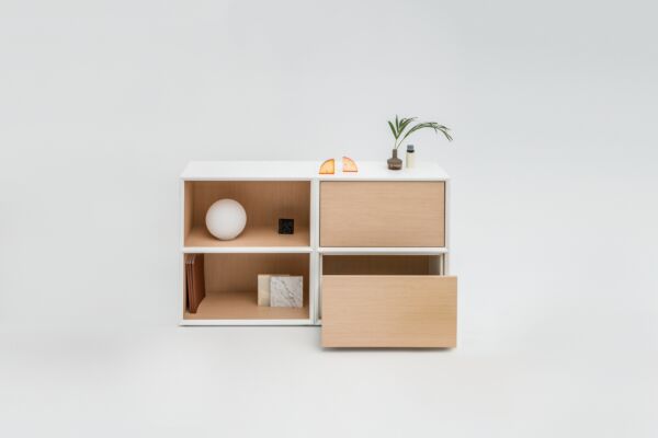 Gravity executive storage