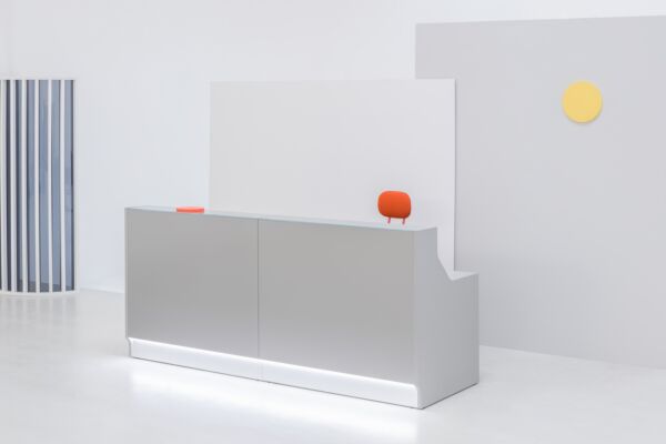Linea modular reception desk