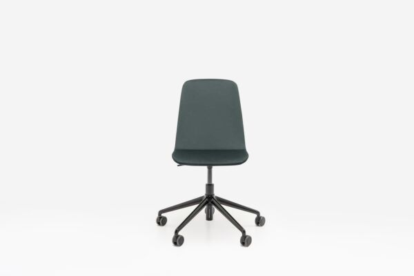 Ulti chair with height adjustment