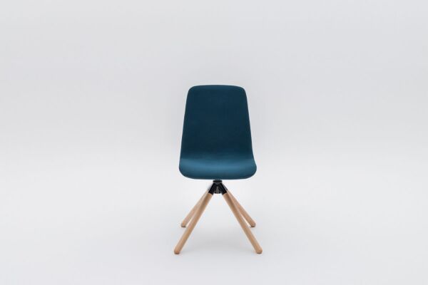 Ulti chair with wooden base