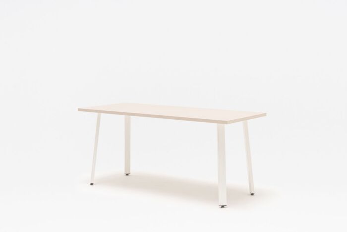 Ogi A - desk
