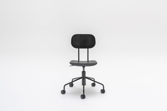 New School - plywood chair with height adjustment