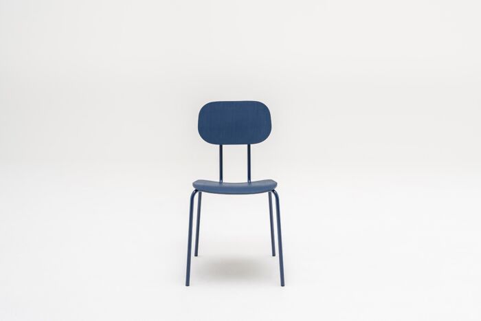 New School - Stuhl aus Sperrholz mit 4-Bein-Gestell 