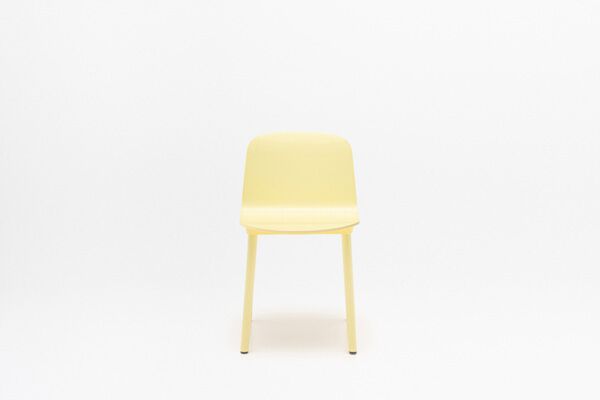 Nud - plywood chair with a wooden base