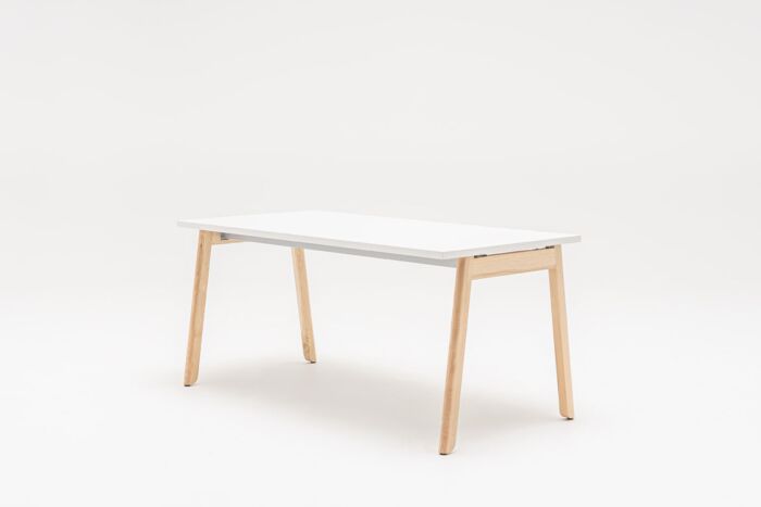Ogi B - desk