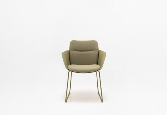 Senda - chaise à piètement traîneau