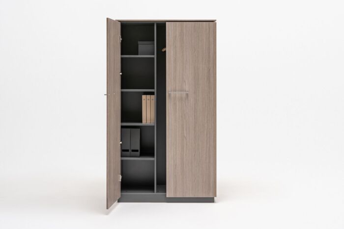 Status - Kleiderschrank