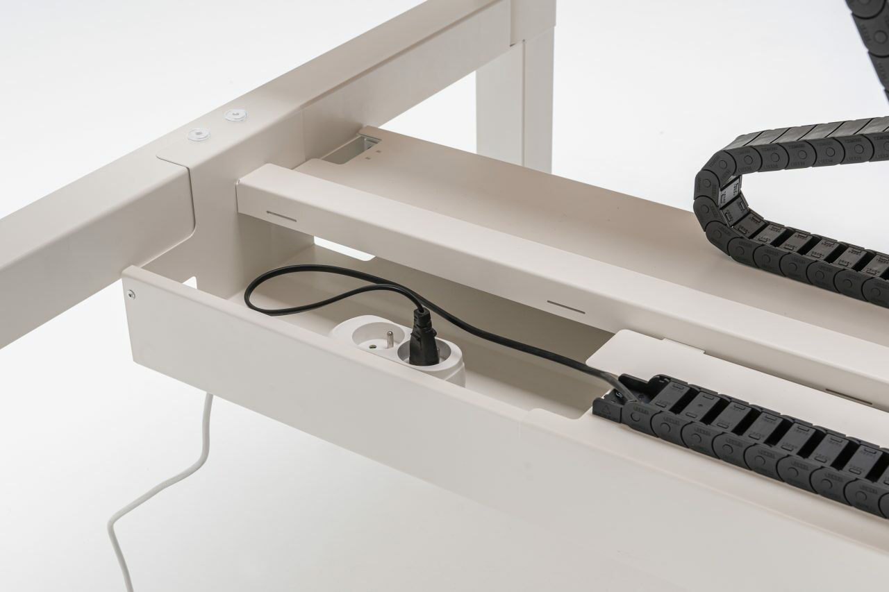 Grille passe-câbles horizontale pour bench MDD