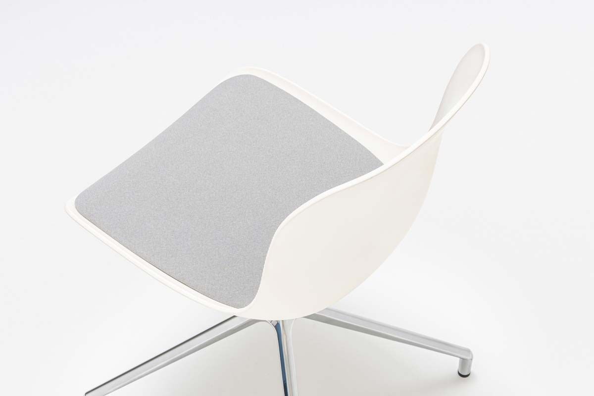 silla con base de aluminio pulido Baltic 2 Remix