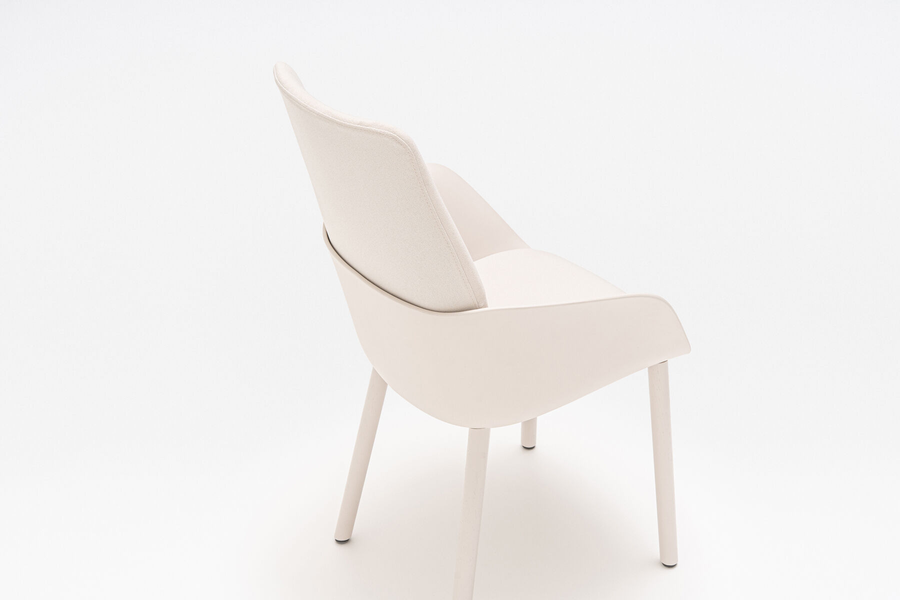 chair with a wooden base Senda