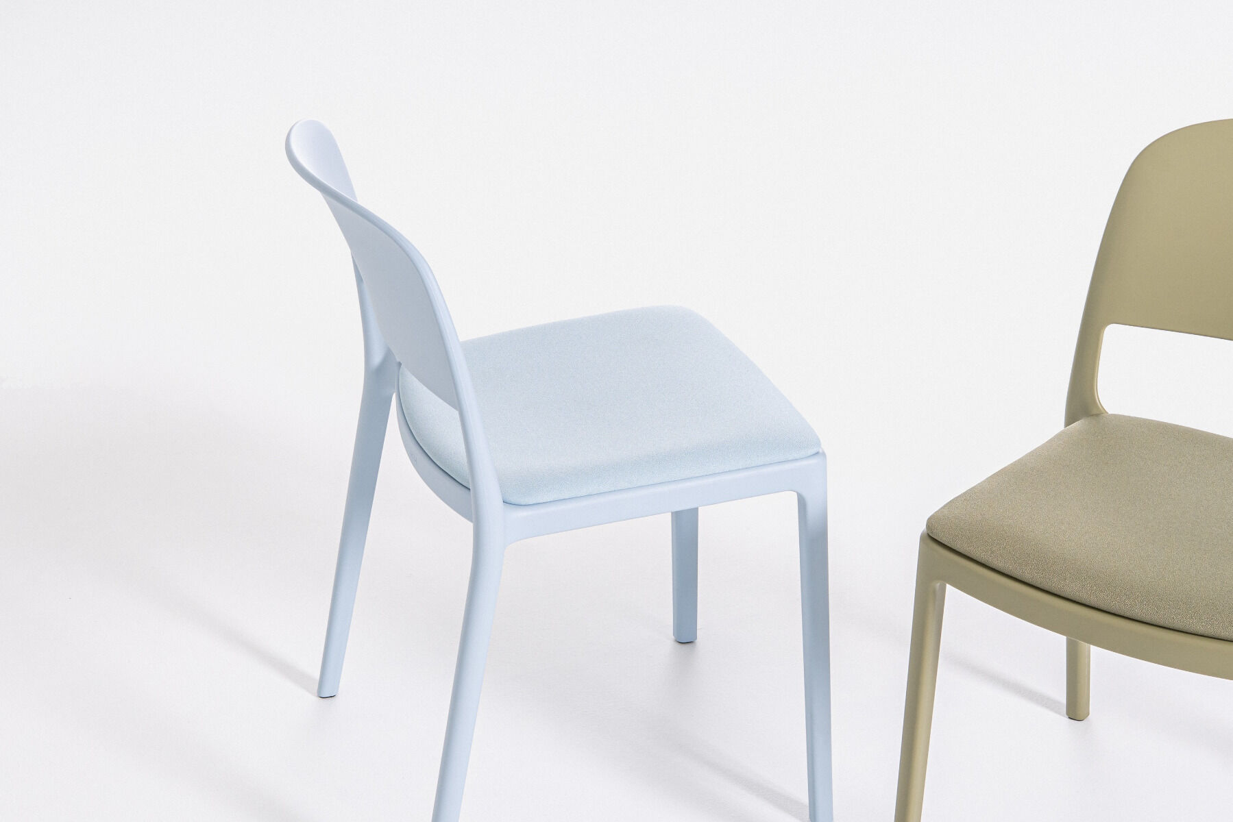 plastic chair with upholstered seat Blendy