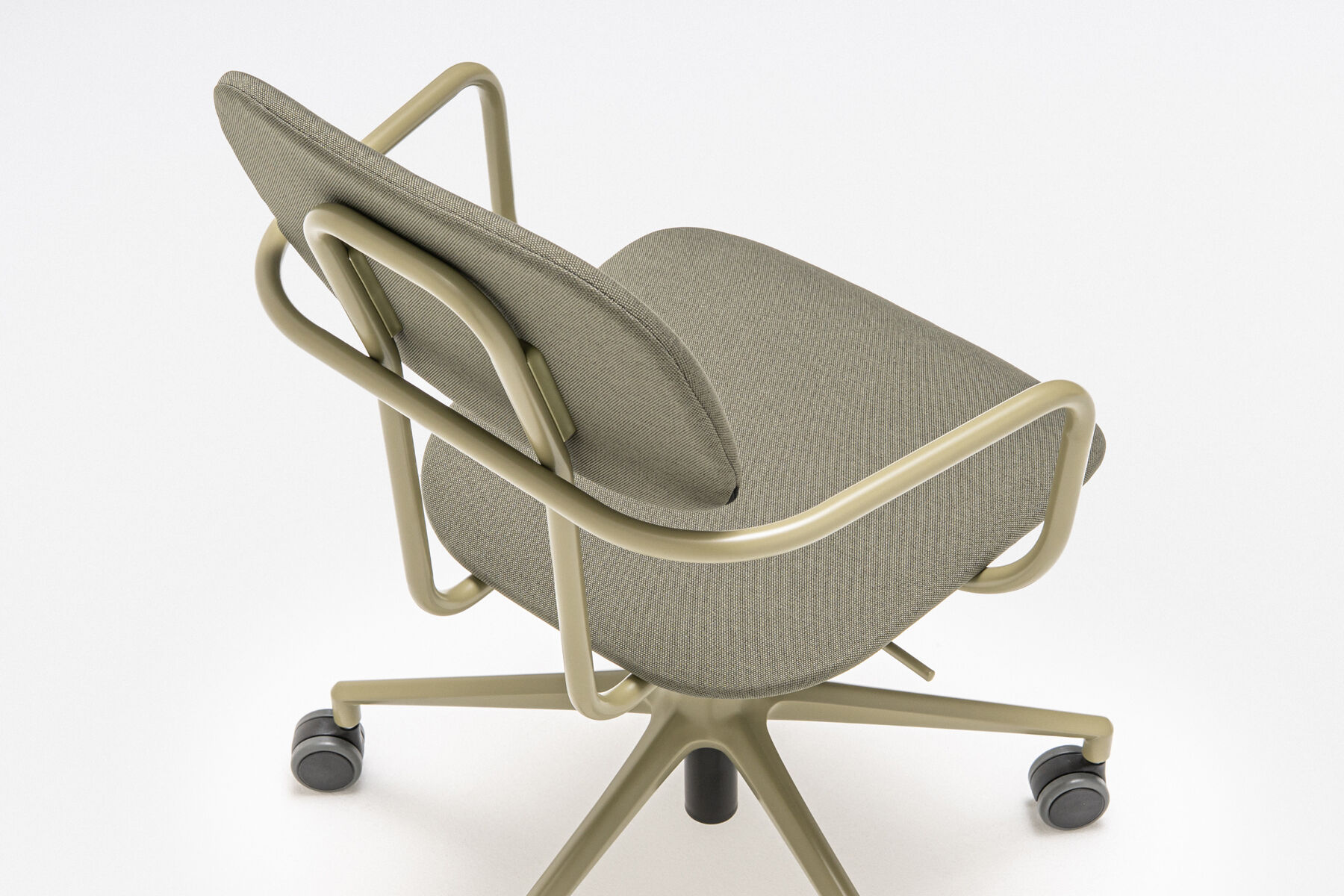 chaise réglable en hauteur tapissée New School