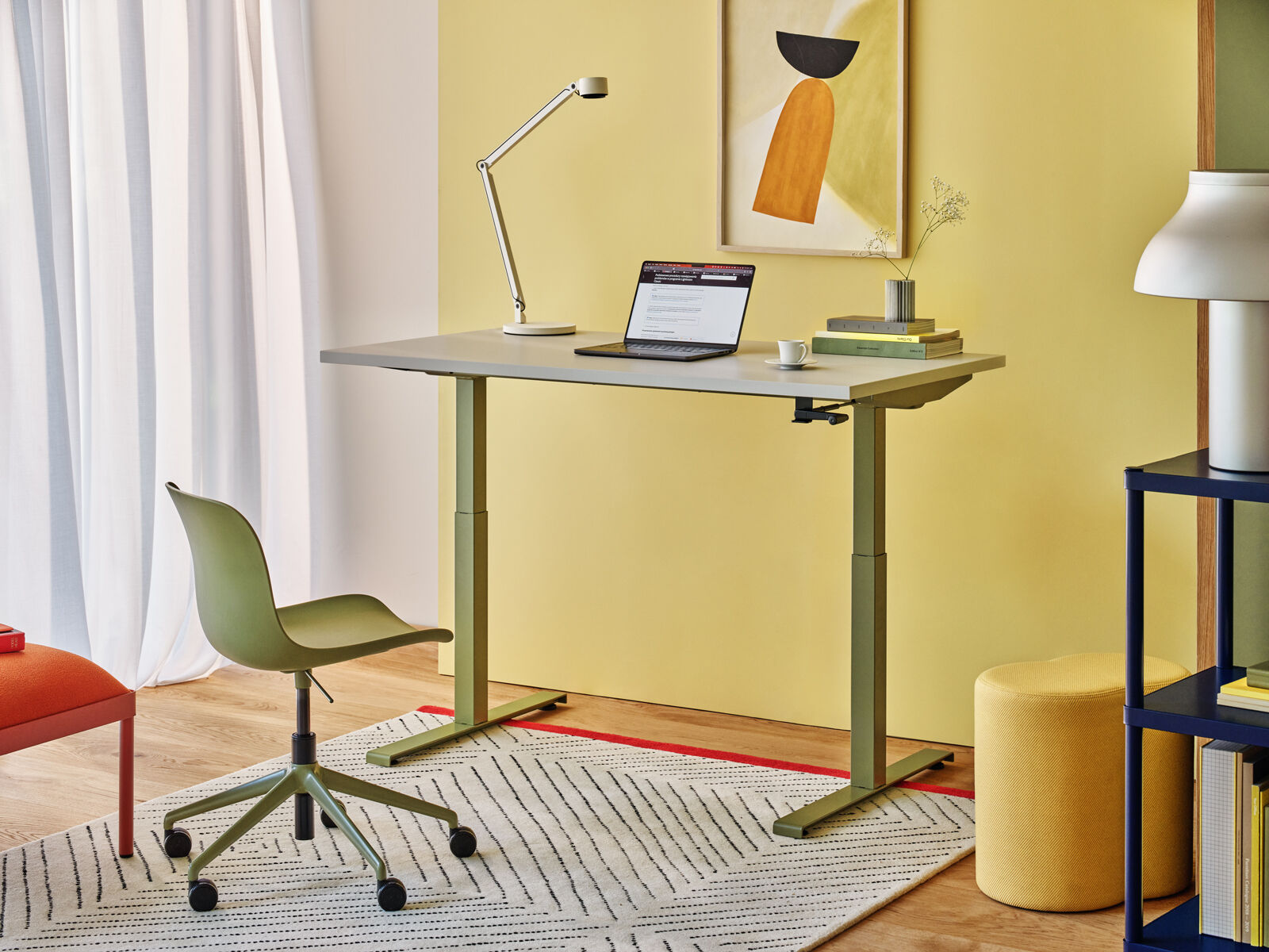 desk manual height adjustment  Ogi Drive