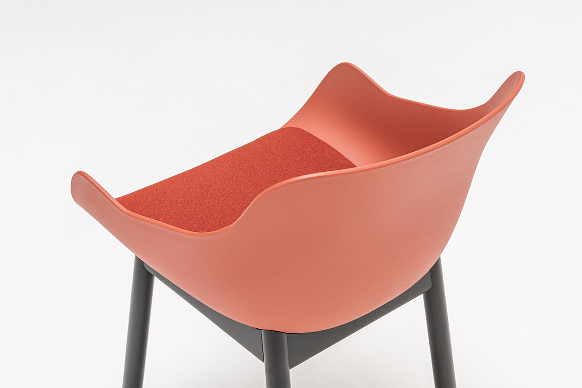silla con base de madera Baltic Remix