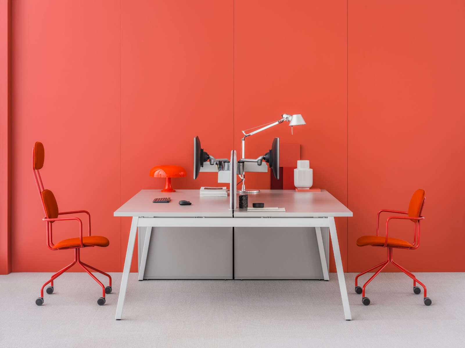 Ogi M bench