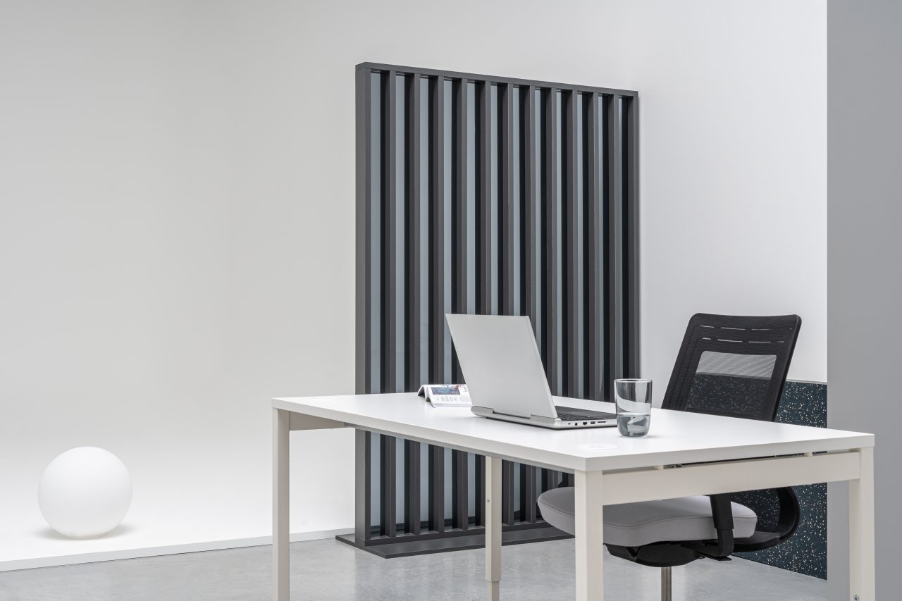 Ogi Y height adjustable desk