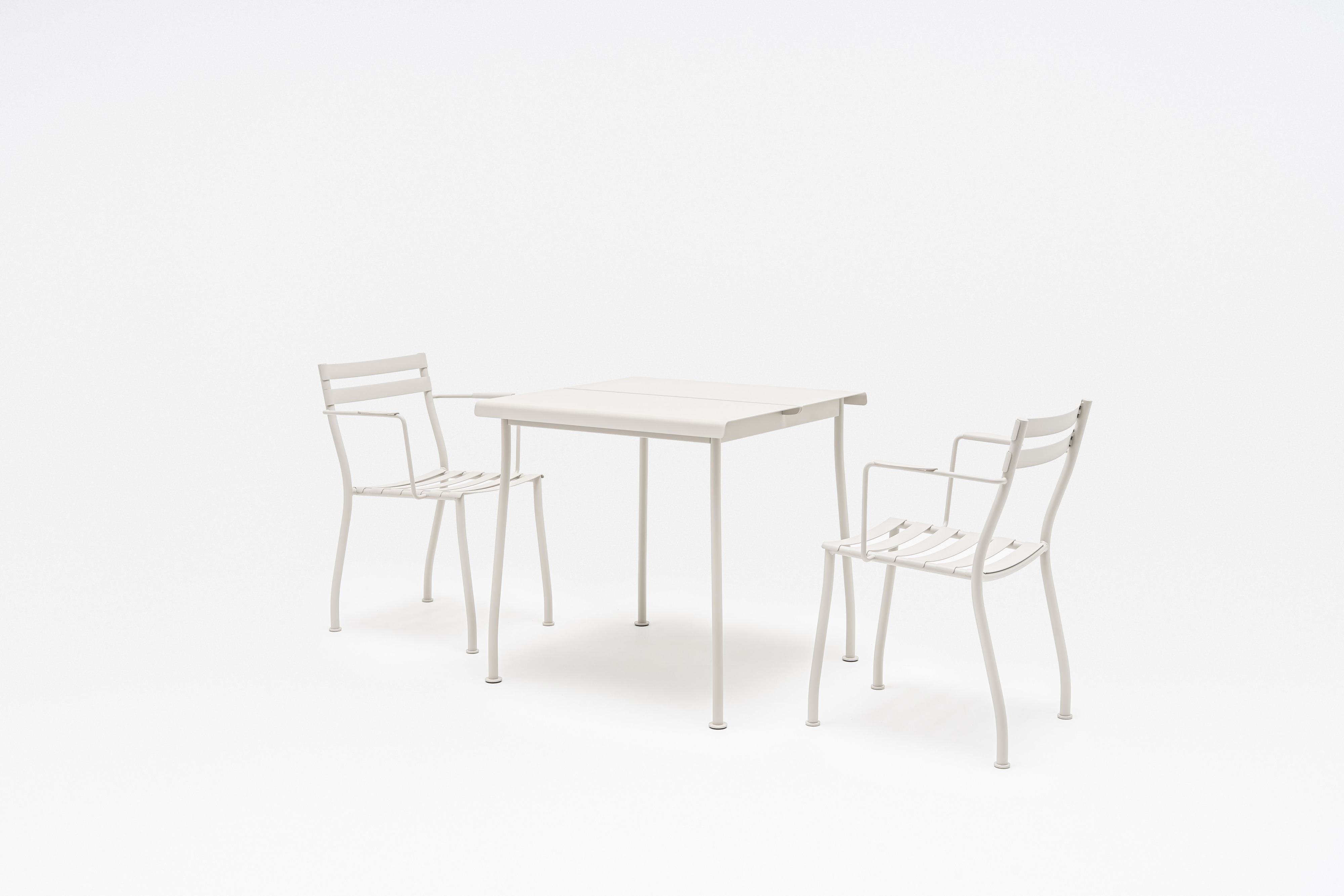 New products: outdoor furniture
