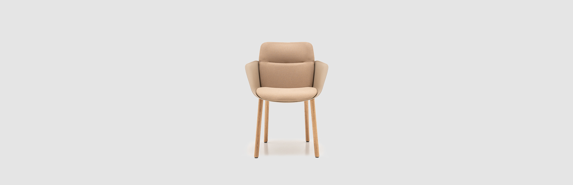 chair with a wooden base Senda
