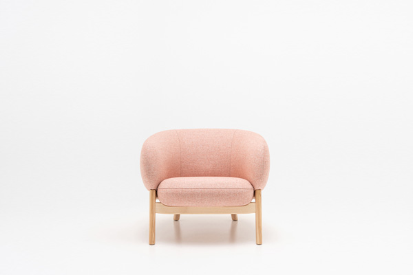 Grand Grace armchair wooden base