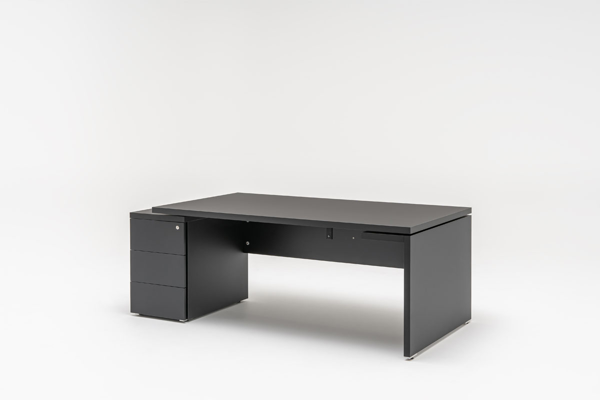 Mito Fenix executive desk