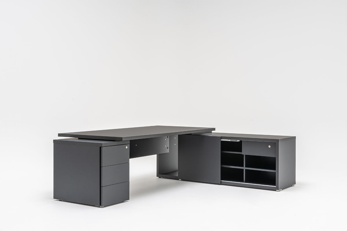Mito executive desk