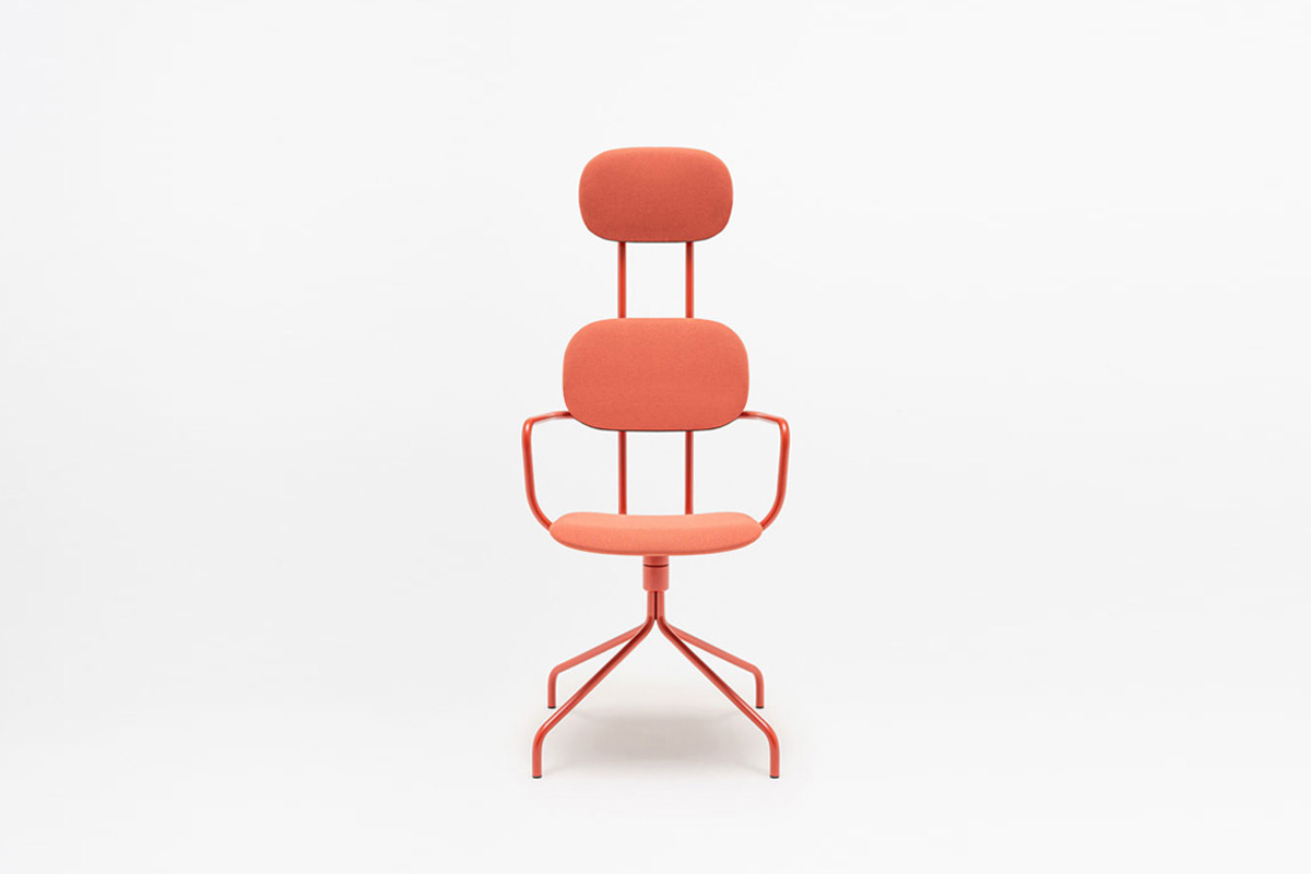 New School sedia con poggiatesta imbottito, con base girevole