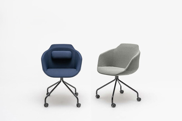 Ultra sedia con base a 4 razze con ruote