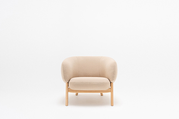 Grace 2 armchair wooden base