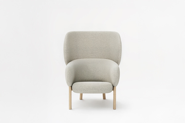 Grace 2 armchair with headrest wooden base