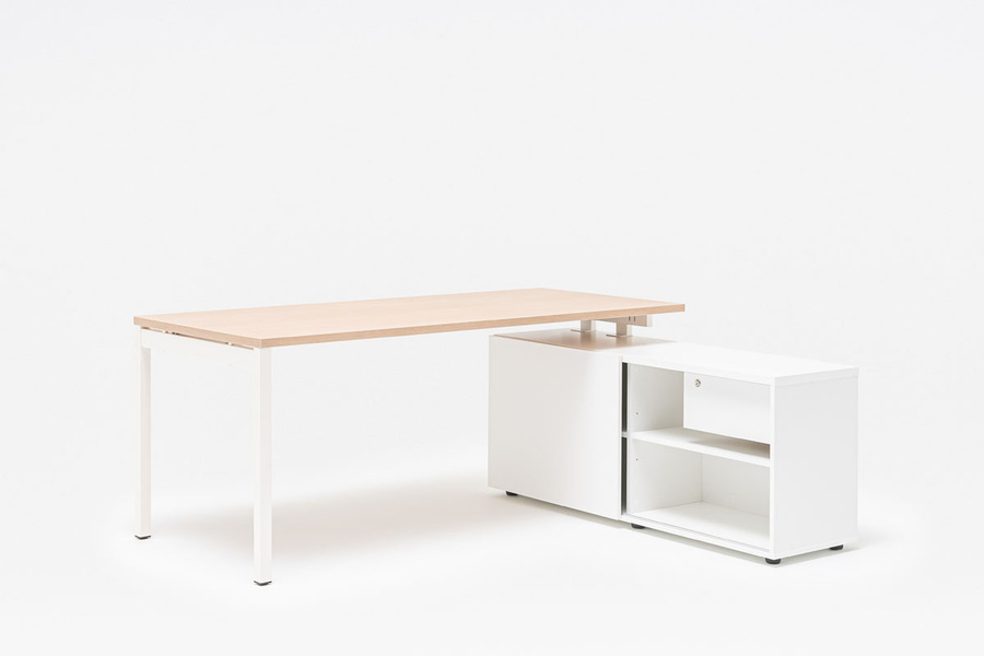 Ogi Y desk with managerial storage