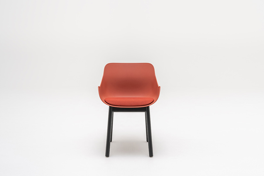 Baltic Remix chair with wooden base