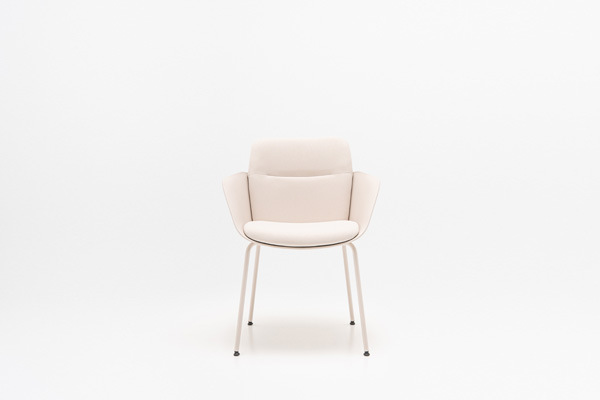 Senda chair with a four-legged metal base