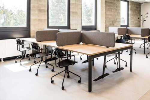 New School - Stuhl aus Sperrholz mit festem Gestell auf Rollen