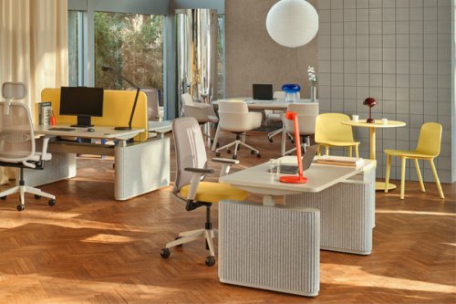 Ogi Drive - elektrisch höhenverstellbarer Schreibtisch mit Fußelementen aus Filz