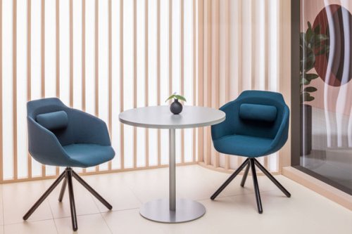 Ultra - chaise pivotante, piétement en bois