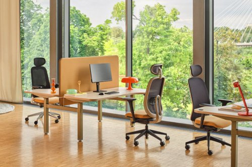 Asiento rojo para trabajar 